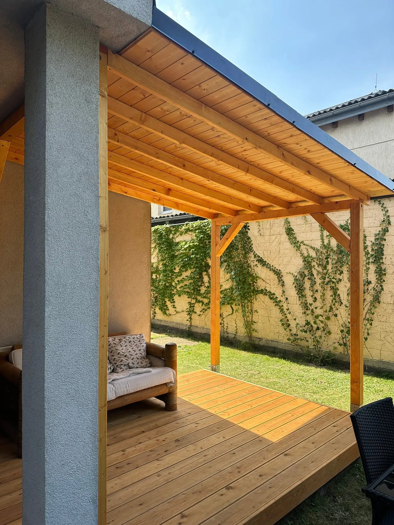 Zahradní pergola s posezením — ETYSTO