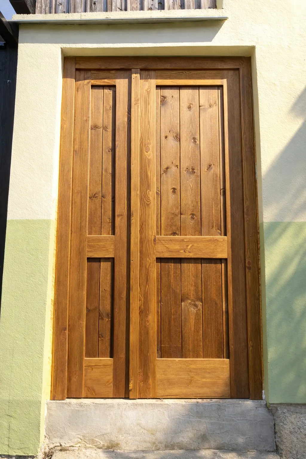 Dřevěné dvoukřídlé dveře — ETYSTO